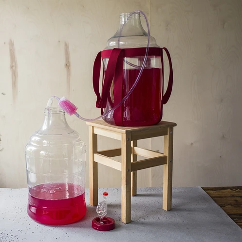 Damigiana per vino leggera e infrangibile con cinghie, 25 L - 19