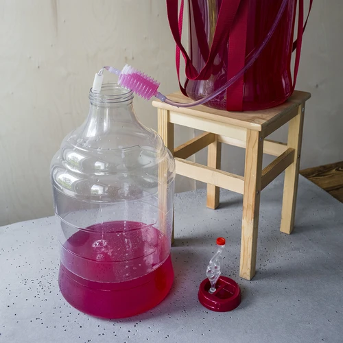 Damigiana per vino leggera e infrangibile con cinghie, 25 L - 20
