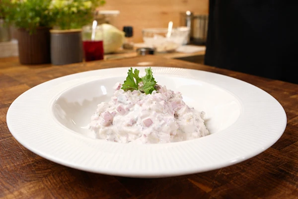 Aringhe con prugne fermentate e mela