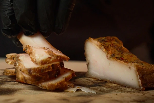 Lardo affumicato alle erbe
