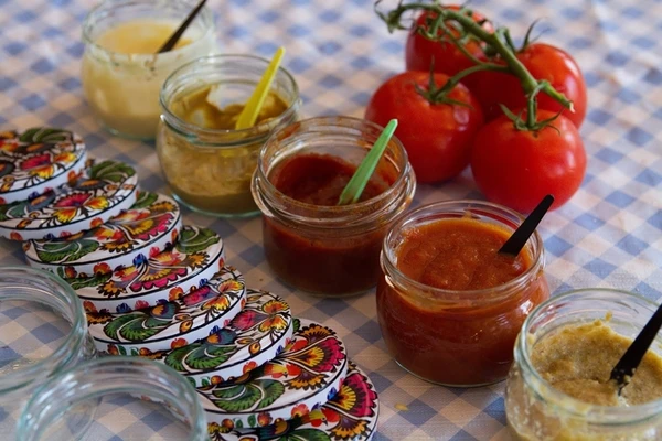 Salse fatte in casa: ketchup, maionese e senape