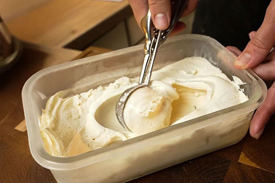 Gelato fiordilatte con un tocco di cognac