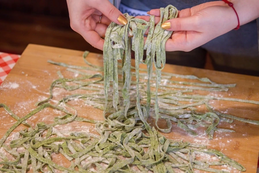Browin Przepiśnik - Pasta agli spinaci con formaggio fresco (twaróg) e pancetta