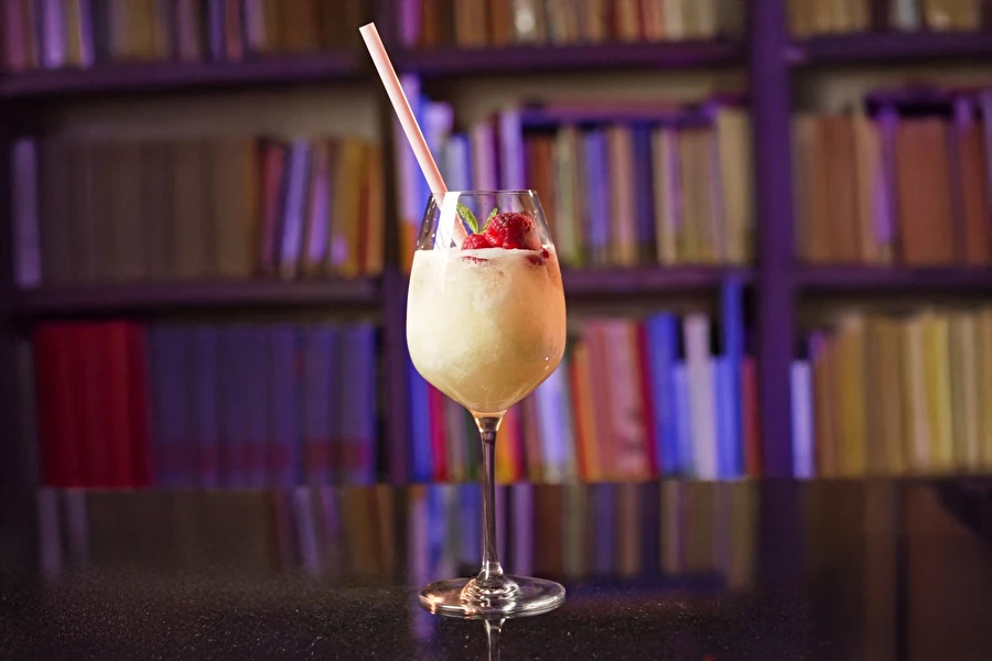 Browin Przepiśnik - Pina NoLada – drink esotico analcolico