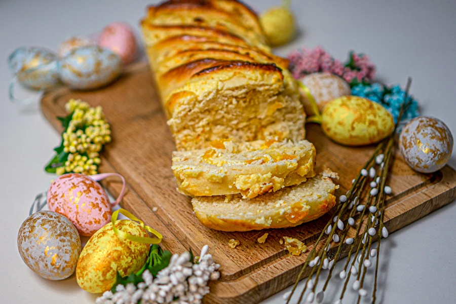 Browin Przepiśnik - Treccia pasquale di pasta lievitata con formaggio e albicocche