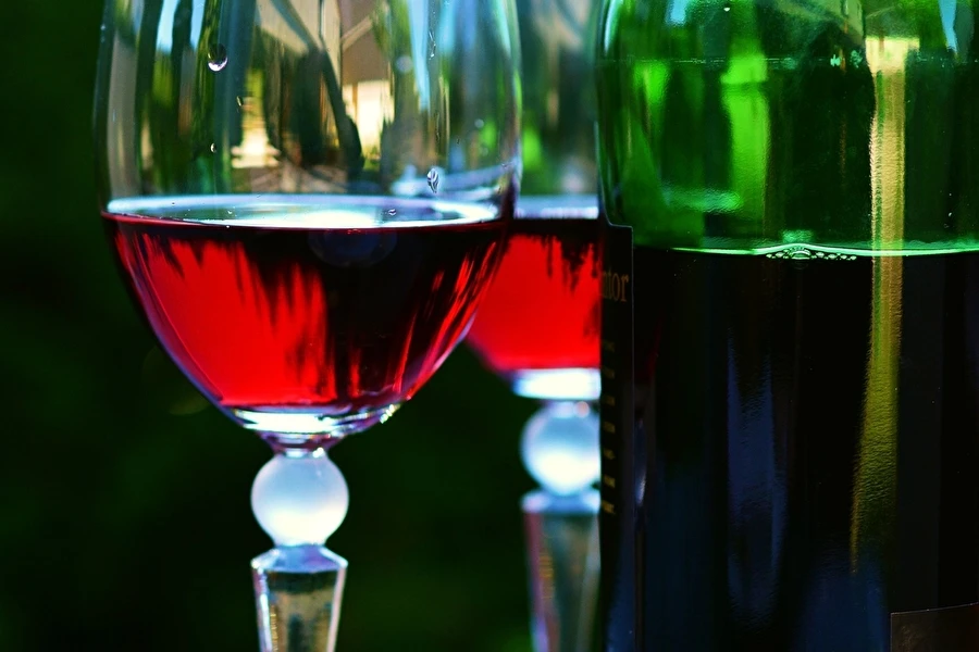 Browin Przepiśnik - Vino casalingo di ciliegie e uva spina